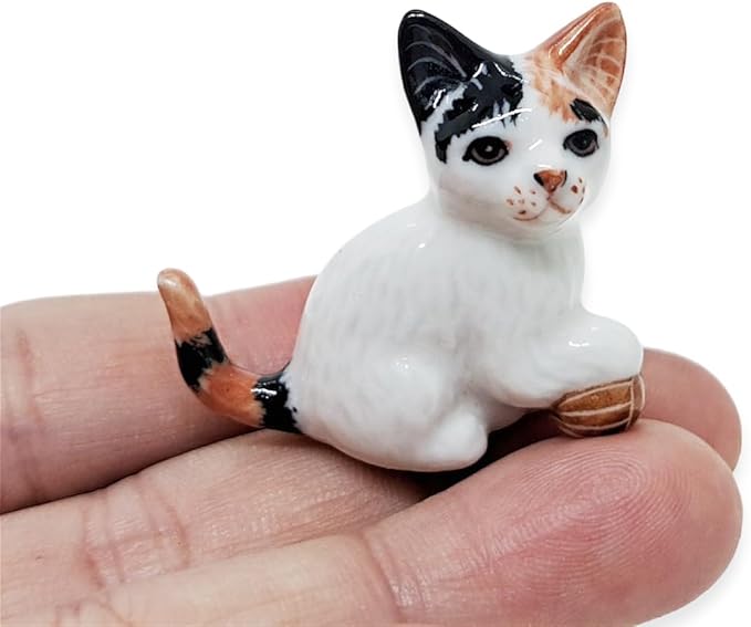 WitnyStore Tiny 1⅜" Calico Tricolor Shorthair Cat Sitting Hold Ball Look Right Figurine - Miniature Hand Made Painted Ceramic Cats Kitten Animal Cute Porcelain Decorative Collectible Figure Décor Gift