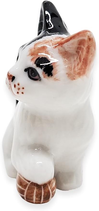 WitnyStore Tiny 1⅜" Calico Tricolor Shorthair Cat Sitting Hold Ball Look Right Figurine - Miniature Hand Made Painted Ceramic Cats Kitten Animal Cute Porcelain Decorative Collectible Figure Décor Gift