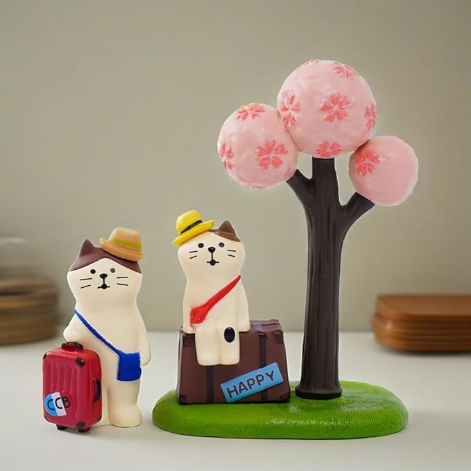 Miniature Cat Figurines Statue - Cute Cat Decor for Desk and Bedroom, Gifts for Cat Lovers Cute Home Office Desk Decor (Traveling Cat)