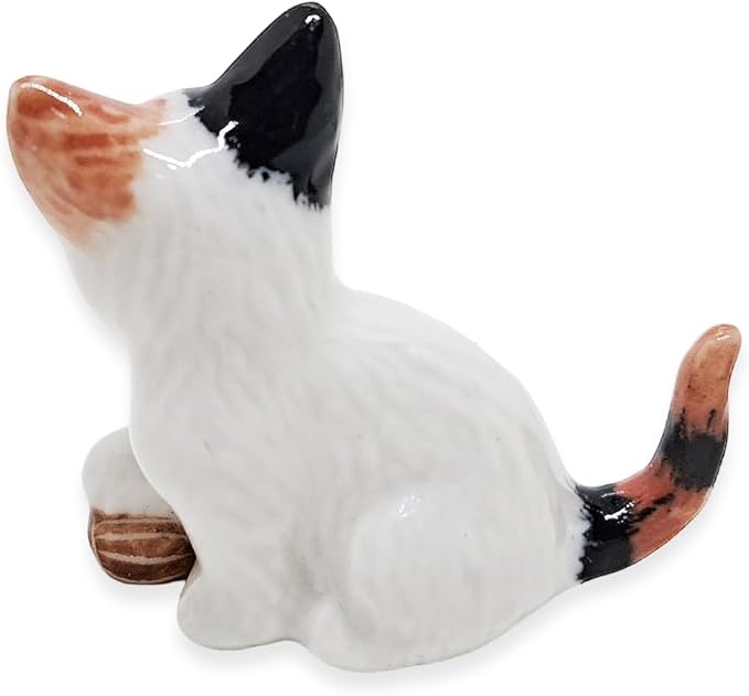 WitnyStore Tiny 1⅜" Calico Tricolor Shorthair Cat Sitting Hold Ball Look Right Figurine - Miniature Hand Made Painted Ceramic Cats Kitten Animal Cute Porcelain Decorative Collectible Figure Décor Gift