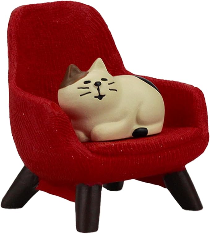 Miniature Cat Figurines with Small Sofa - Resin Mini Cat Figures, Kitten Miniature Desk Accessories - Perfect Cute Cat Gift for Cat Lovers (Red Sofa)