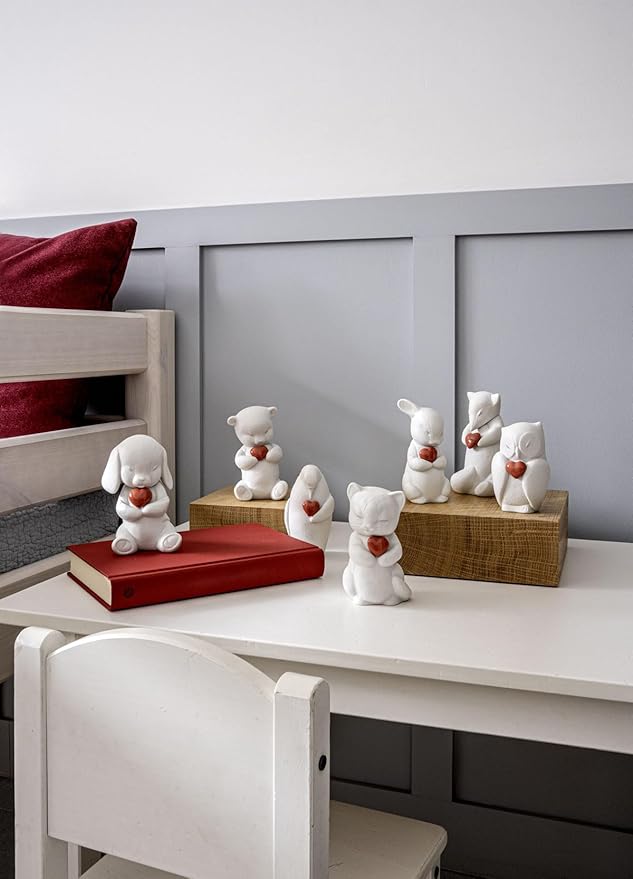 LLADRÓ Porcelain Figure Whiskers-Playful Cat from The Lovely World Collection Dedicated to Love. Decorative Figure of a Cat in Matte White Porcelain with a Red Heart