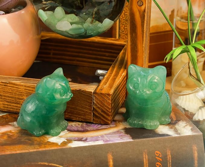 DUQGUHO Green Aventurine Cat Crystal Figurines - Lucky Cute Cat Statue for Room Desk Decor 1PC