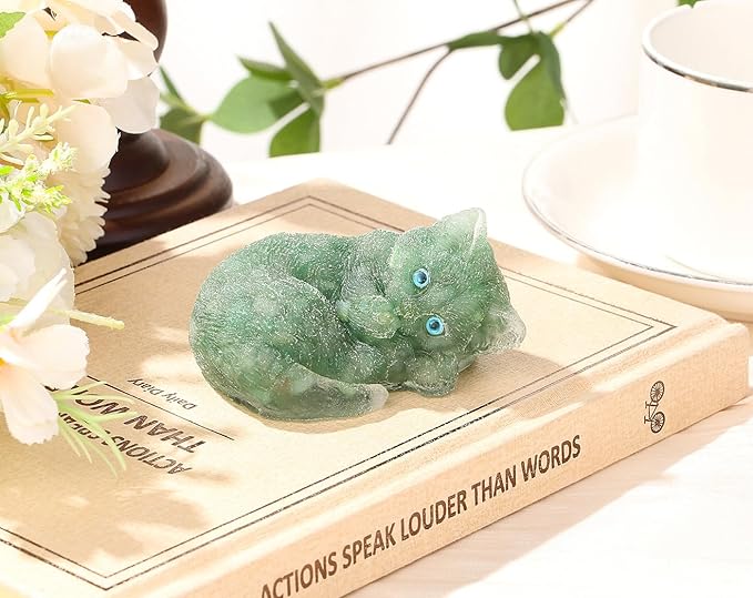 DUQGUHO Green Aventurine Cat Decor - Crystal Gifts for Lovers, Cute Resin Cat Statue Figurines, 1PC