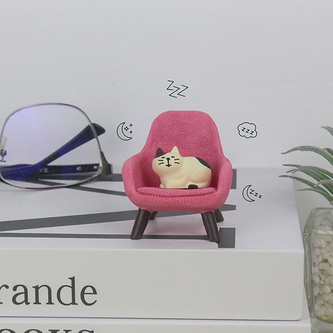 Miniature Cat Figurines with Small Sofa - Resin Mini Cat Figures, Kitten Miniature Desk Accessories - Perfect Cute Cat Gift for Cat Lovers (Pink Sofa)