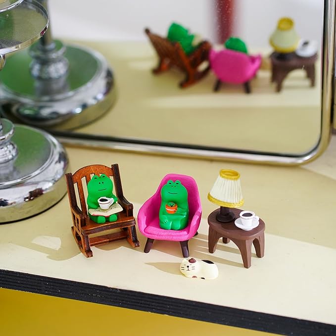 Miniature Frog Figurines Statue - Cute Frog Decor for Desk and Bedroom, Gifts for Frog Lovers Cute Home Office Desk Decor