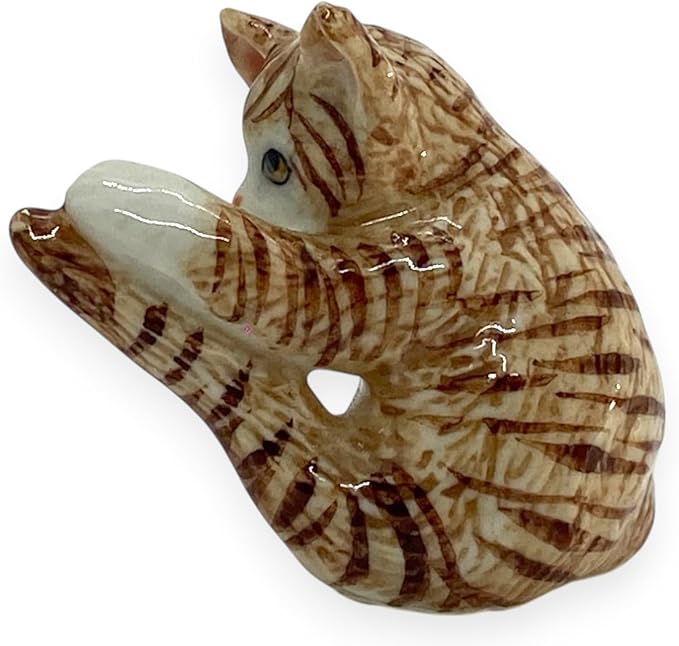 WitnyStore Tiny 2¼" Brown White Tabby Shorthair Cat Chasing Tail Figurine - Miniature Hand Made Painted Ceramic Cats Kitten Feline Animal Cute Porcelain Decorative Collectible Figurines Décor Gifts