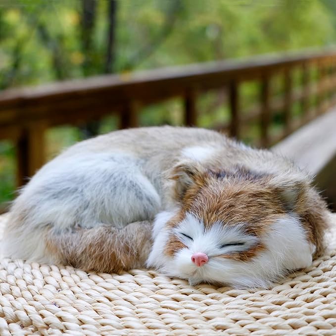 Realistic Furry Sleeping Cat Figurine Simulation Kitty Lifelike Kitten Home Office Shelf Decorative Statue, Synthetic Fur Pet Replica (Brown)