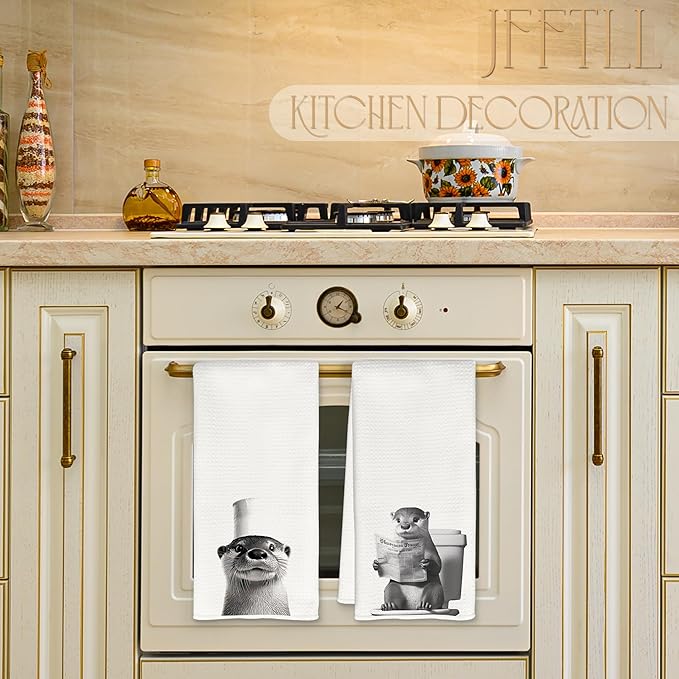 Funny Toilet Newspaper Otter Bathroom Hand Towels, Gifts for Women Men Otter Lovers Hand Towels for Bathroom Washroom Restroom Decor, 16x24 Inch Set of 2