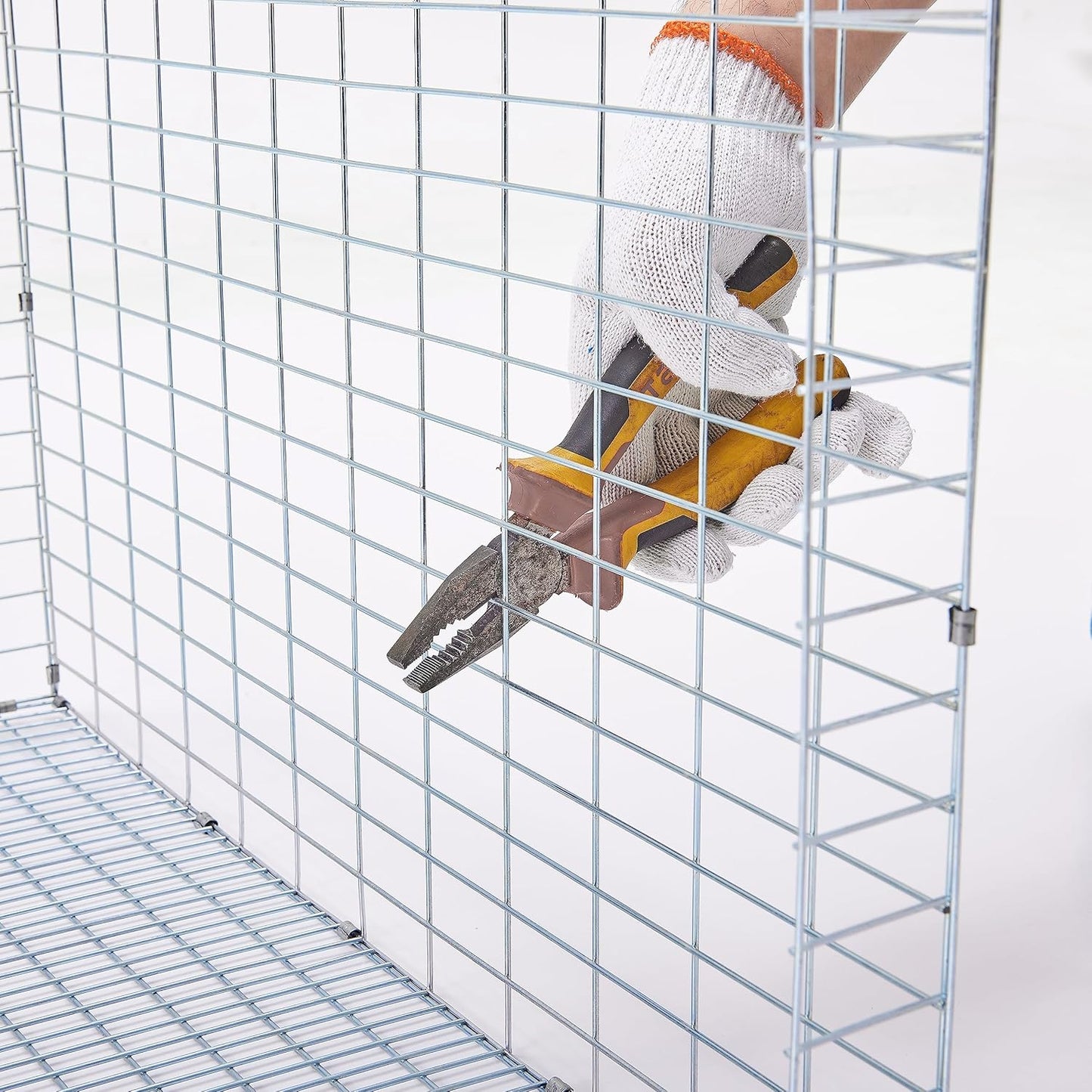 Metal Small Animal Feeder with Lid, Heavy Duty, Large Capacity Food Dispenser, Great for Rabbits, Guinea Pigs, Chinchillas and Other Small Animals. (4.6 inch, Green)