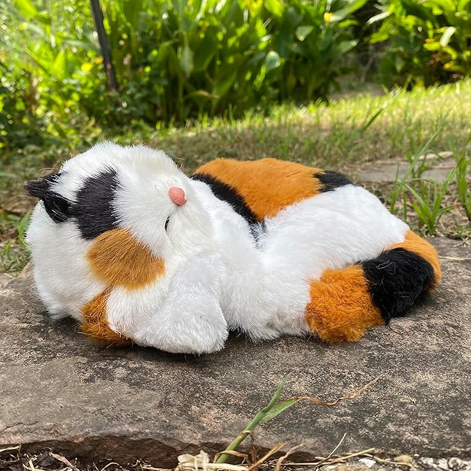 Realistic Plush Sleeping Cat Figurine, Simulation Faux Fur Kitty, Lifelike Kitten, Home Office Shelf Decorative Statue, Crazy Cat Lady Gift, Synthetic Fur Pet Replica (Calico)