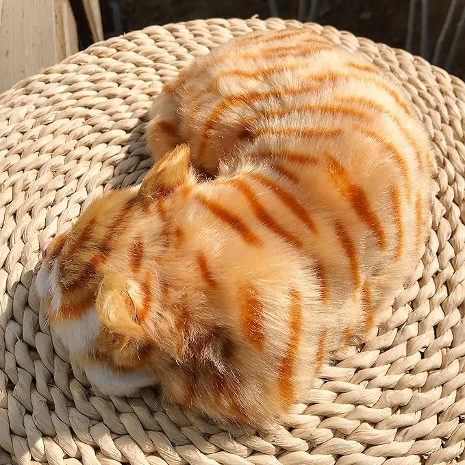 Realistic Furry Sleeping Cat Figurine Simulation Kitty Lifelike Kitten Home Office Shelf Decorative Statue, Synthetic Fur Pet Replica (Tabby)